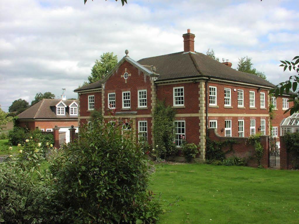 Austons Down Farm B&B Claverdon エクステリア 写真